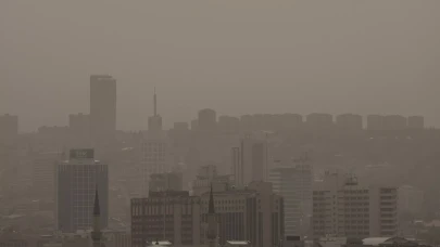 Meteoroloji'den Kritik Uyarı: 5 Bölgeye Toz Taşınımı Alarmı, Sağanak Yağış ve Şiddetli Rüzgar Bekleniyor!