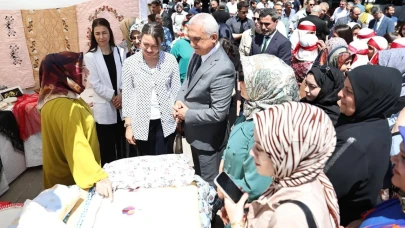 Muş’ta Hayat Boyu Öğrenme Haftası Sergisi Ziyaretçilerini Ağırlıyor