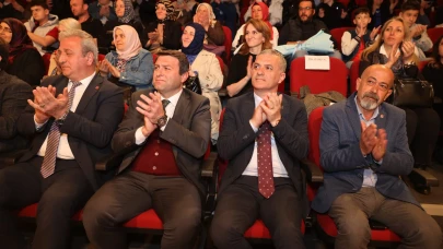 Başkan Mustafa Bıyık’tan Yomra Fen Lisesi’nin Sanat Etkinliklerine Destek