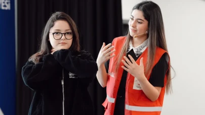 İstanbul’un 39 ilçesinde gençlere eş zamanlı ilk yardım eğitimi