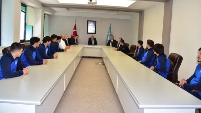 Türkiye İkincisi Güreş Takımından BAÜN Üst Yönetimine Ziyaret