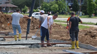Çocuk Oyun Alanında Zemin Betonlama Çalışmasına Geçildi...