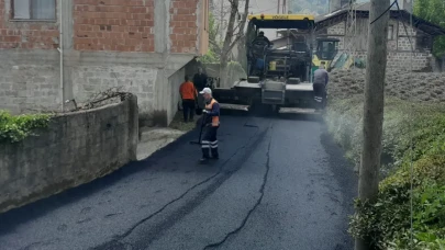 OF'TA ASFALT SEZONU BAŞLADI: İLK SERİM TAVŞANLI VE YAZLIK MAHALLELERİNDE GERÇEKLEŞTİRİLDİ