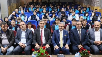 Bayburt Fen Lisesi’nde “Kamuda Etik” Semineri Düzenlendi