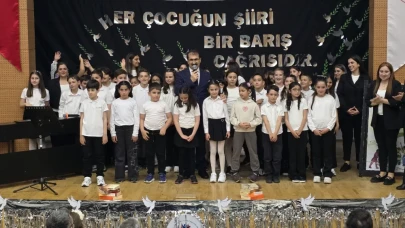 Artvin’de “Zeytin Dalı Altında Şiirler” Programı Duygusal Anlara Sahne Oldu