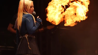 Ece Seçkin’den unutulmaz sahne şovu