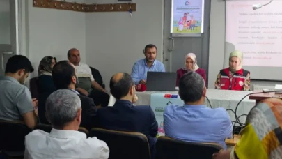 Artvin’de “Bir Yetime Aile Olmak” Paneli Düzenlendi