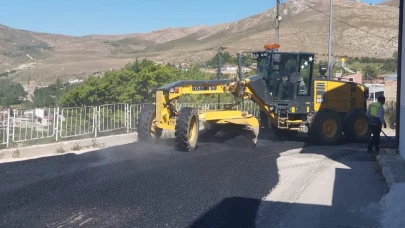 Bayburt Belediyesi Fen İşleri Ekiplerinden Mahallelere Yoğun Mesai