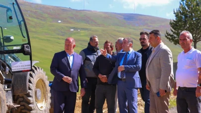 Bayburt Valisi Mustafa Eldivan, Günbuldu Köyü’nde Isale Hattı Çalışmalarını İnceledi