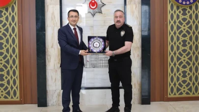 İpekyolu Kaymakamı Abdulkadir Umut Kasman'dan Emniyet Müdürü Mutlu'ya Veda Ziyareti