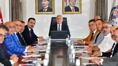 Turizm Değerlendirme Toplantısı Vali Aziz Yıldırım Başkanlığında Gerçekleştirildi