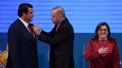 Yıllarca içinde saklamış: AKP’ye geçen belediye başkanın Erdoğan aşkı!