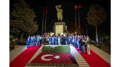 Bornova’da 30 Ağustos Zafer Bayramı coşkusu dorukta yaşandı, 103. yıl kutlamaları unutulmaz anılara sahne oldu