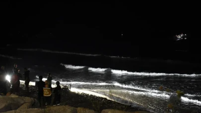 Denize giren işçilerden biri kayboldu