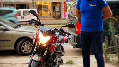 Bariyerlere çarpan motosikletin sürücüsü öldü