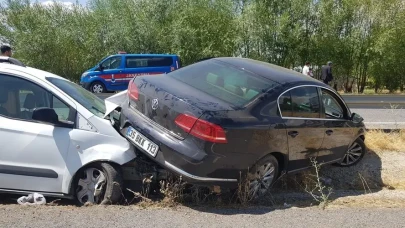 Ağrı’da Trafik Kazası: İl Sağlık Müdürü de Yaralandı