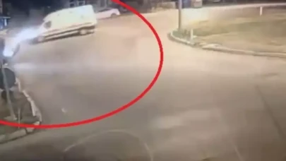 Ambulans ile hafif ticari araç çarpıştı: 5 yaralı