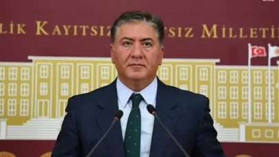 Zafer Bayramı Töreninde Anıtkabir’de Erdoğan’a Yönelik Sloganlar: CHP’li Emir’den Sert Açıklama!