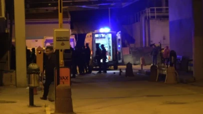 İzinsiz tezgah tartışmasında iki zabıta memuru bıçaklandı