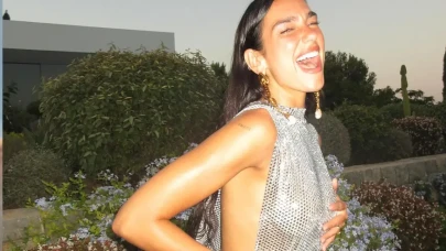 Dua Lipa'dan Cesur Görünüm ve Aşk Açıklaması! Dantelli Bluzuyla Gözleri Üzerine Çekti.