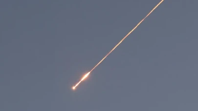 Husiler'den İsrail'e balistik füze saldırısı