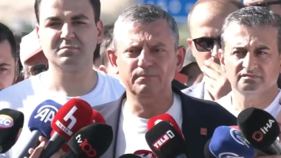 Atatürk’ü photoshopla silenleri millet kalbinden silmiştir