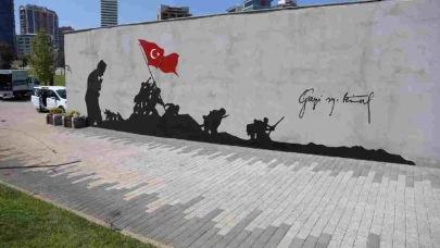 Şehitlik Abidesi'nde Zafer Ruhu Hayat Buldu