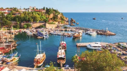 Romanya'ya Seyahat Edebileceklerin Bilmesi Gereken Vize Prosedürleri: Gerekli Belgeler, Koşullar ve Ücretler Hakkında Bilgilendirme