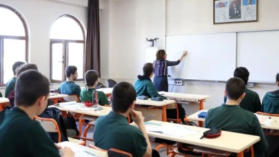 Eğitim Takviminde Değişiklik! Cuma, Cumartesi ve Pazar Okullar Tatil Mi?