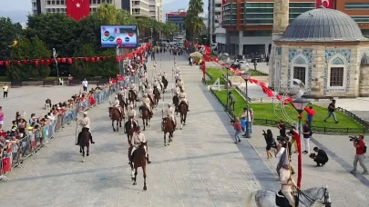 İzmir'de 9 Eylül Coşkusuyla Dolu Kutlama Maratonu!