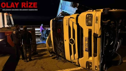 Rize'de tır kazası: Sahil yolu saatlerce ulaşıma kapandı