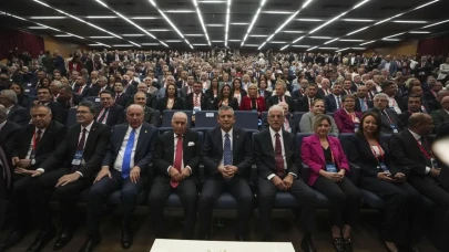 Kurultay İflası: Yetersiz İmza ile Yönetim Destanı Son Buldu!