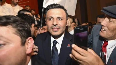 CHP İstanbul İl Kongresi iptal edildi... Özgür Çelik ve yönetimi görevden alındı