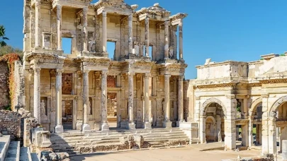 Efes Selçuk’ta Başka Bir Siyaset Okulu gençler için kapılarını açıyor