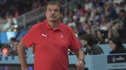 Ergin Ataman'dan FIBA'ya tepki: Sabahın köründe maça getiriyorsunuz
