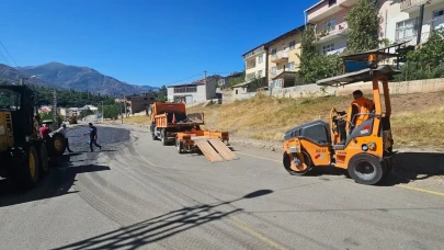 Erzurum’un İspir İlçesinde Heyelan Sonrası Çalışmalar Sürüyor