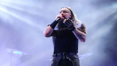 Hayko Cepkin'in Hayranlarını Sarsan Gelişme: İki Şehir Turneden İhtiyaç Duyarak Çıkarıldı!
