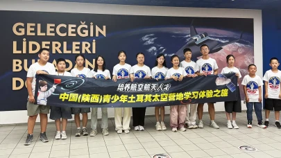 İzmir'de Uzay Kampı, Dünya'nın Dört Bir Yanından Genç Zihinleri Buluşturdu!