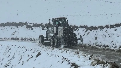 Trabzon Çaykara’da karla mücadele: Mahsur kalan vatandaşlar kurtarıldı