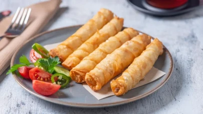 Kahvaltılarınızı Şenlendirecek: Üstü Altın Rengini Alana Kadar Kızartılmış Çıtır Sigara Böreği Tarifi!