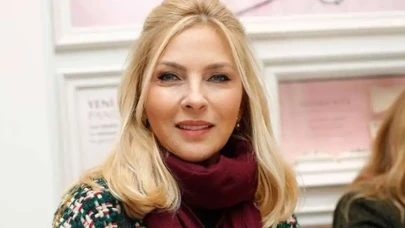 Yok böyle tesadüf... Arzu Sabancı eski gelini Özge Ulusoy ile pişti oldu!