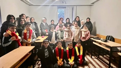 Genç Gönüllüler, çocuklarla bir araya gelerek kardeşlik ve dayanışma örneği sergiledi