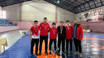 Tortumspor'un genç güreşçileri U17 İl Seçmelerinde fark yarattı, başarıları kutlandı