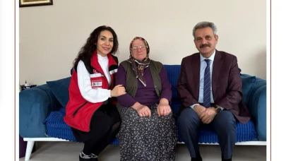 'Fark Et Fark Yarat' Ekibinden Trabzon Huzurevine Anlamlı Ziyaret