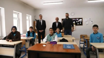 Bayburt'ta Eğitim Değerlendirmesi: İl Milli Eğitim Müdürü Kahraman Okul Ziyaretinde Öğretmenlerle Bir Araya Geldi