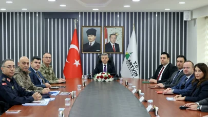 Artvin'de Güvenlik Toplantısı: Asayiş ve Uyuşturucu Mücadelesi Ele Alındı