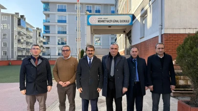 Eğitimde Samimi Buluşma: Milli Eğitim Müdürü Arhavi'deki Öğrencilerle Bir Araya Geldi