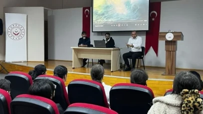 Taşacak Bu Deniz Dizisinin Oyuncuları, Çocuklarla Buluşarak Keyifli Anlar Geçirdi