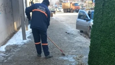 Oltu'da Kışla Mücadele: Ekipler Karla 7/24 Savaş Veriyor