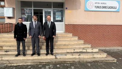 Murgul Yunus Emre İlkokulu'na Ziyaret: İl Müdürü Acar Öğrencilerle Buluştu